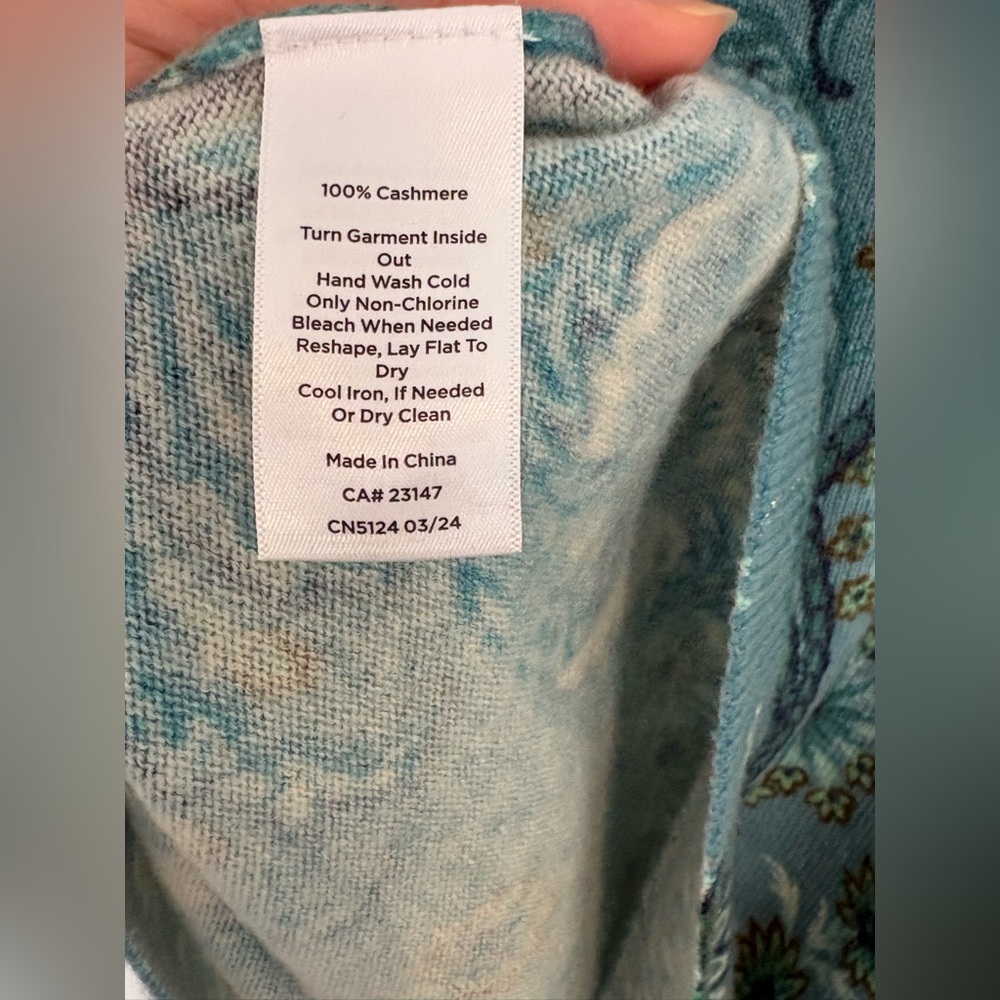 Cashmere Paisley Women's sweater - Picture 5 of 5
